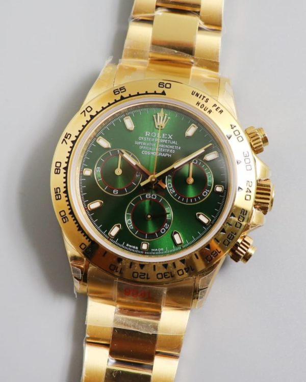 Cosmograph Daytona Green watch 3